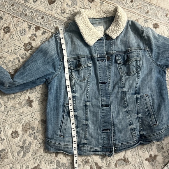 Torrid Trucker Denim Jean Jacket Faded blue
Size 1 or 1 X - Picture 5 of 8
